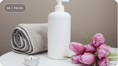 Ambiente sereno de spa con tonos naturales
